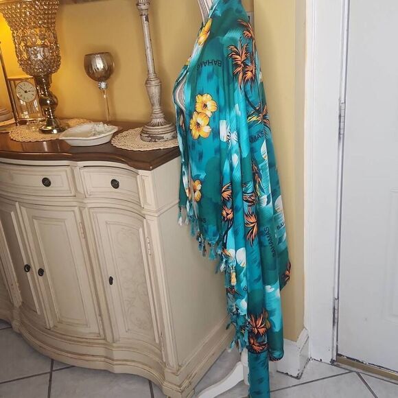 Shoreline Bahamas tropical beach swimsuit wrap - Picture 4 of 5